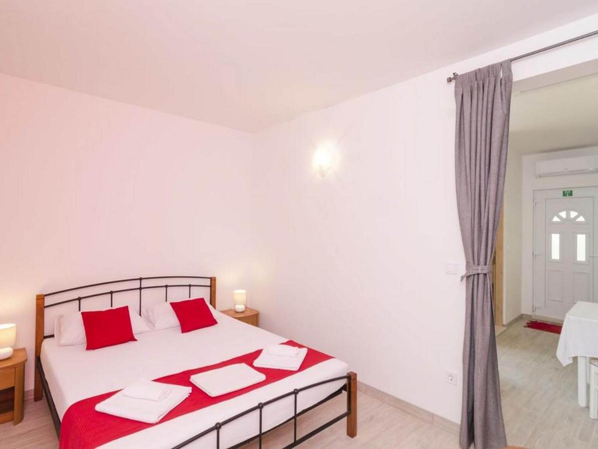 Apartments Matusko 사플루나라 객실 사진